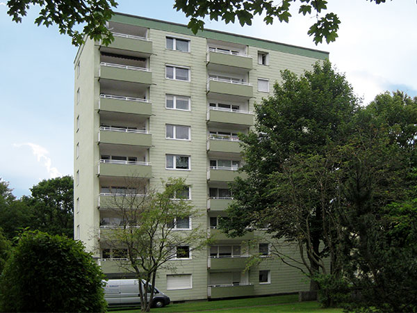 Wohnanlage mit 54 Wohnungen und Tiefgarage; Baujahr 1967